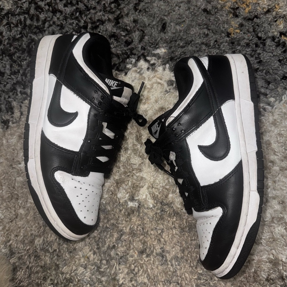 VERY USED NIKE DUNK LOW RETROW PANDA